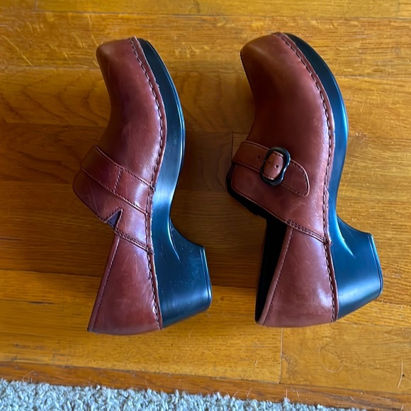 Dansko Tamara Leather Belted Dark Academia Clogs in Chestnut Brown 4800810200 - Picture 3 of 5